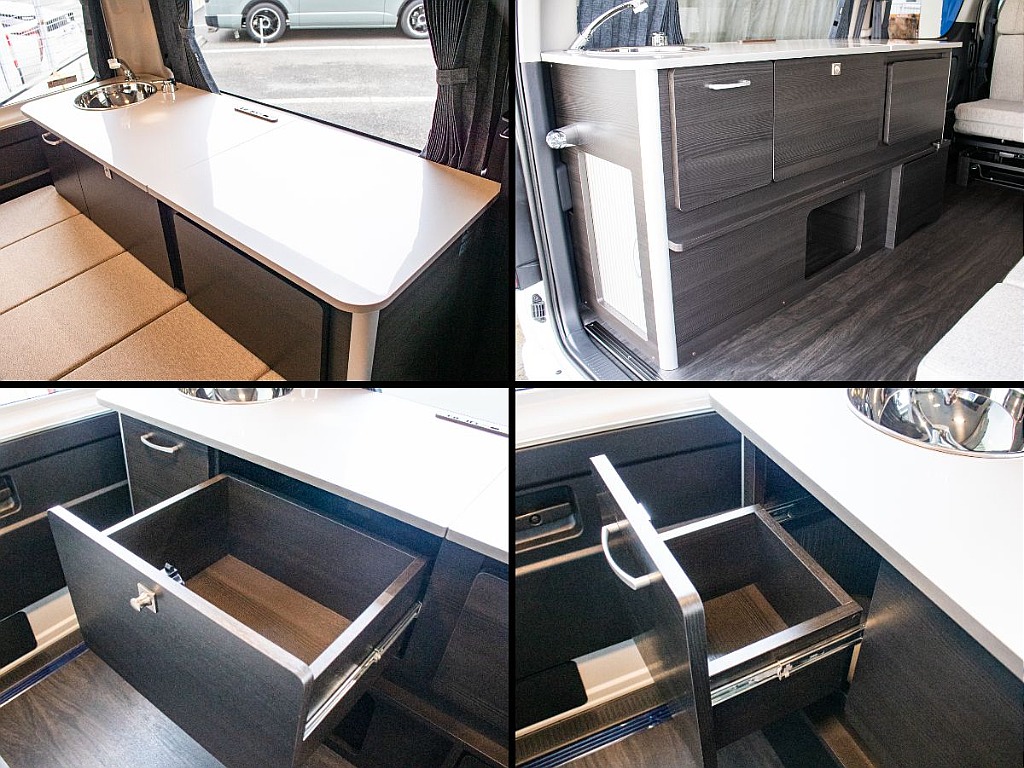 リアゲートからもアクセスしやすい場所に収納スペースを多数装備！