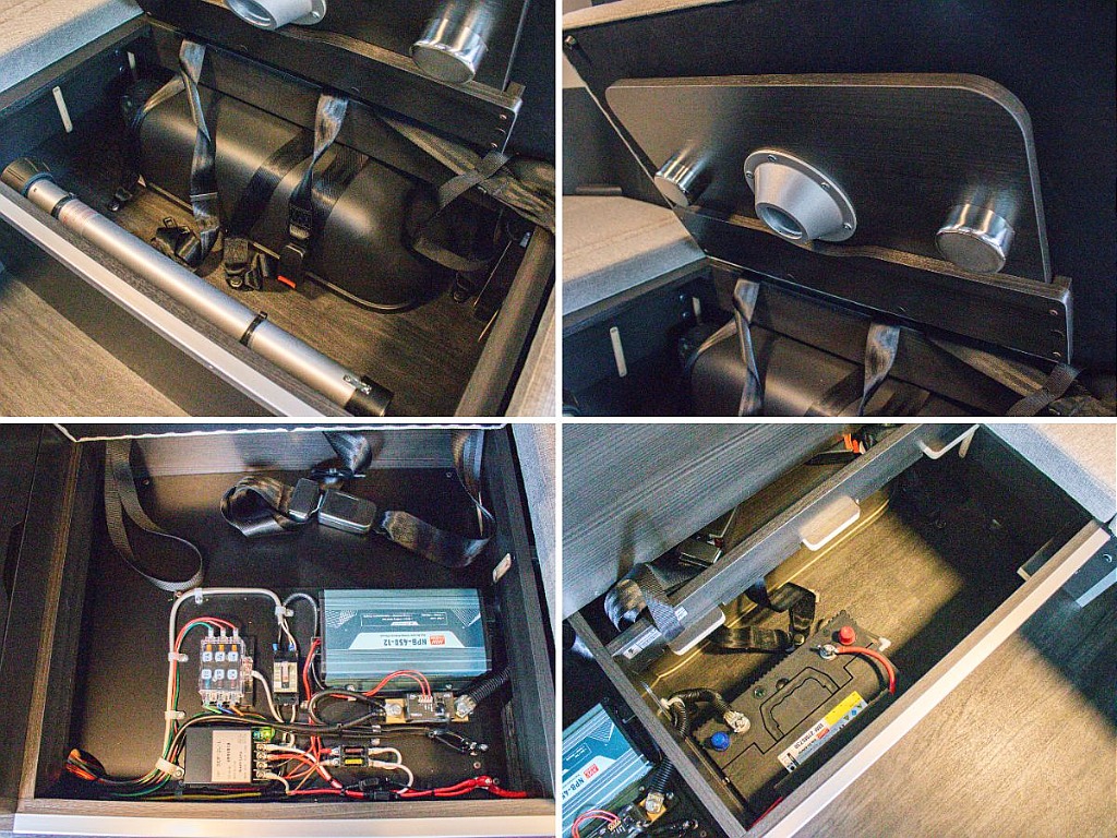 センターテーブルマット下に収納可能です！