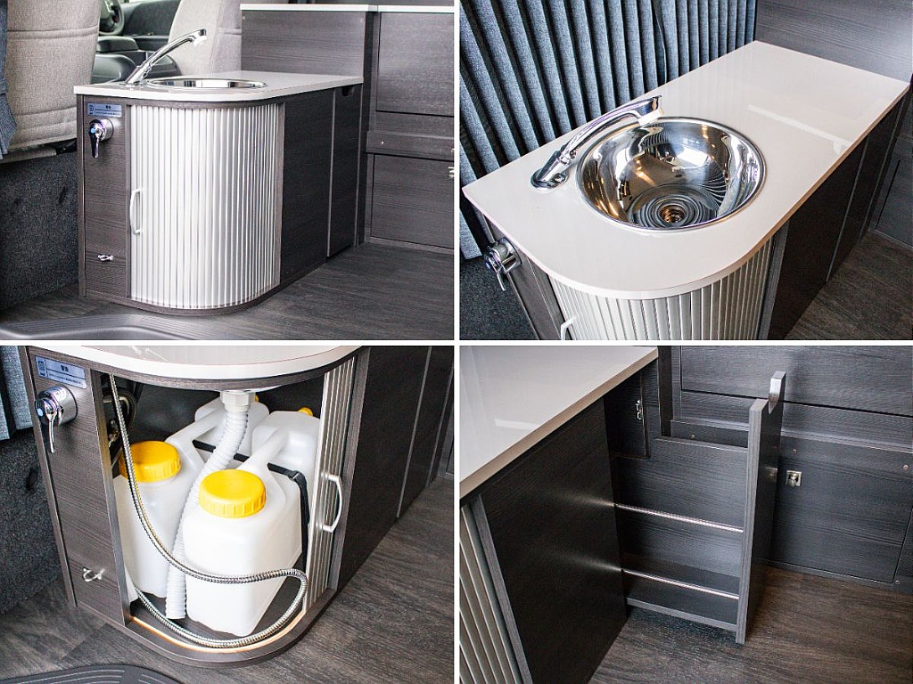 シンク付き！伸ばして使えるシャワーヘッド付き！