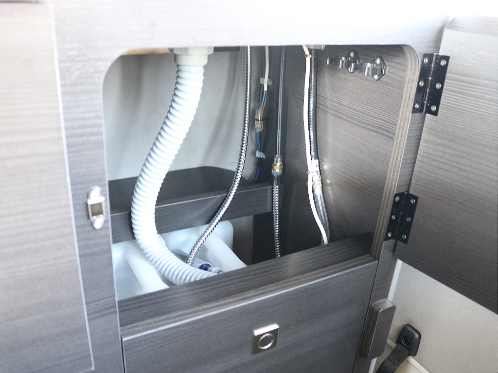 内外装、足回り、ナビと欲しい装備をパッケージングでコンプリートカスタム★もちろん追加カスタムもお任せください！どんなカスタムもお任せください！