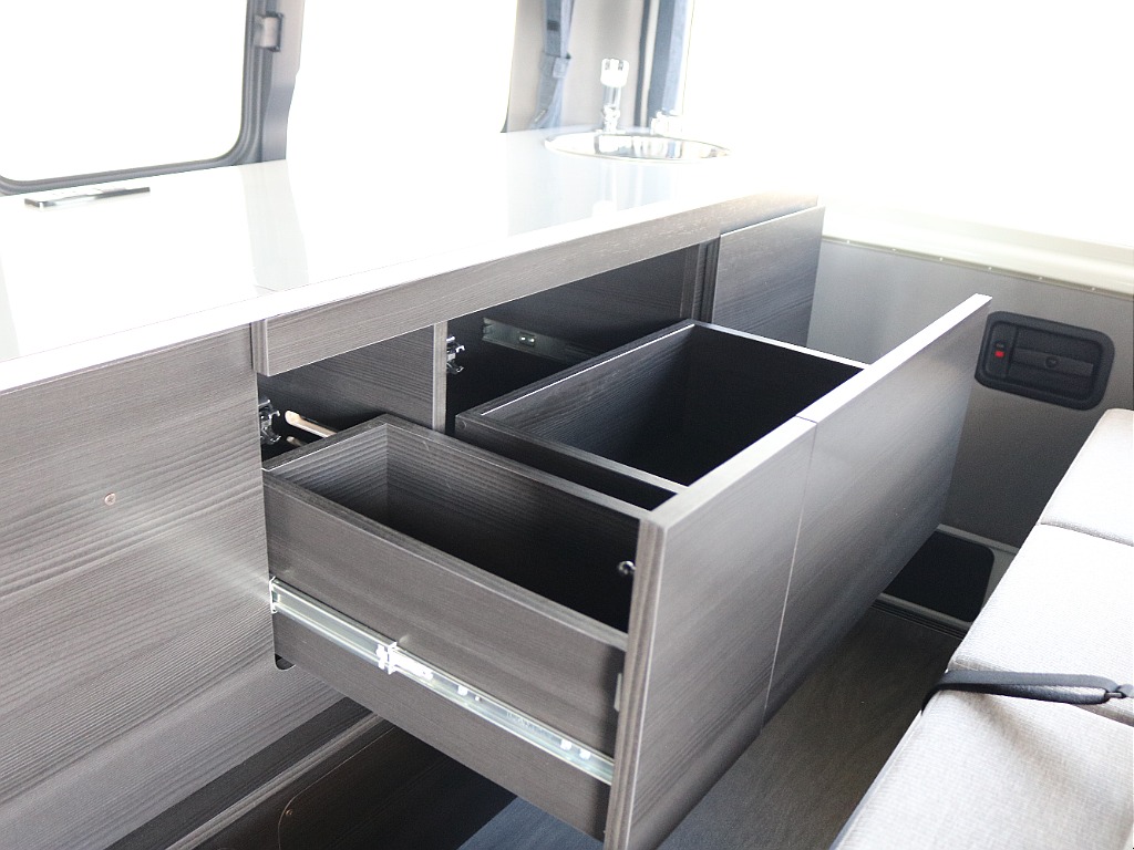 トヨタ ハイエースバン(36枚目)