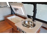 冷蔵庫やシンクまで装備されております☆