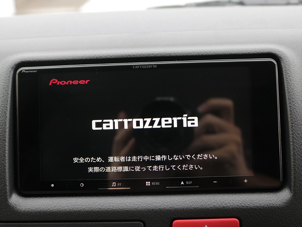 カロッツェリアナビ搭載済み！！バックカメラなども付いておりますので安心してお使いいただけます！！