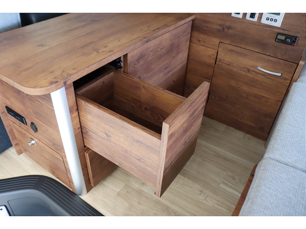 トヨタ ハイエースバン(27枚目)