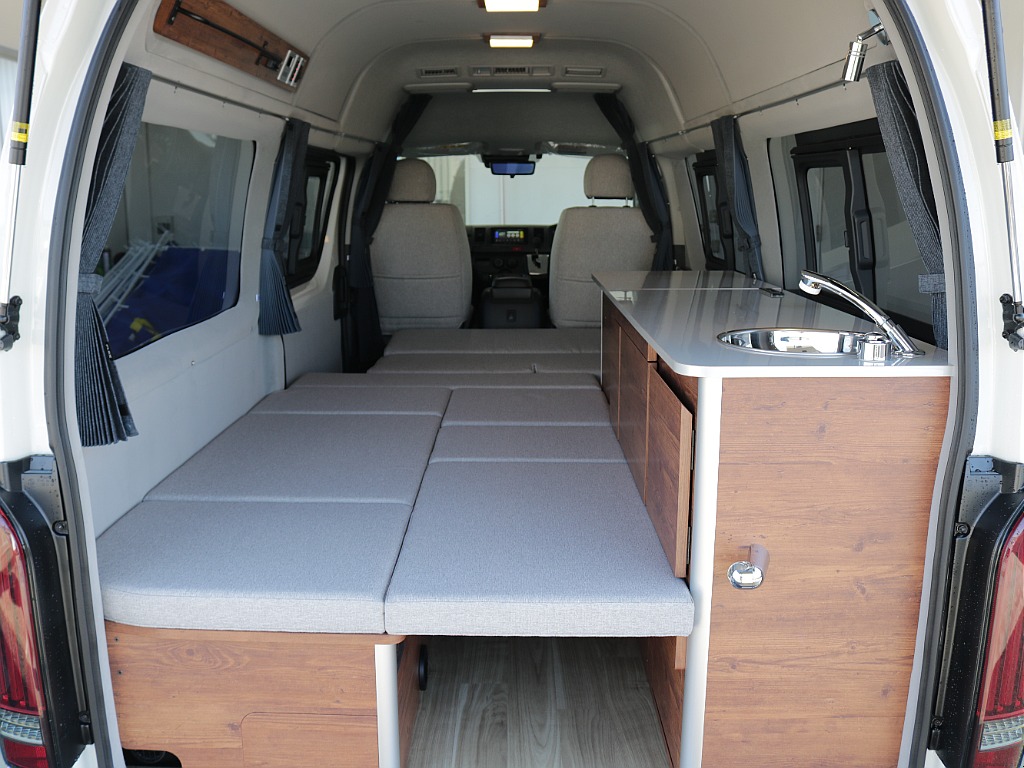 ベットキットを装着すれば広々としたベットキットスペースも確保可能になっております！！