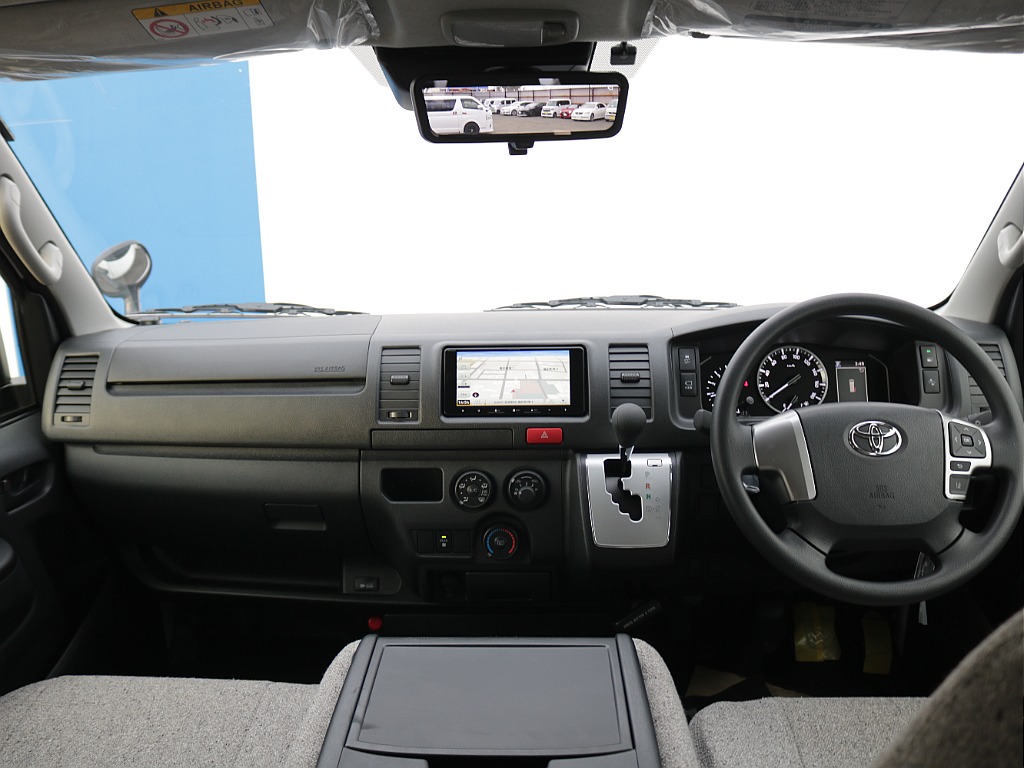 運転席周りもお洒落なインテリアカスタム多数装備済みです！！