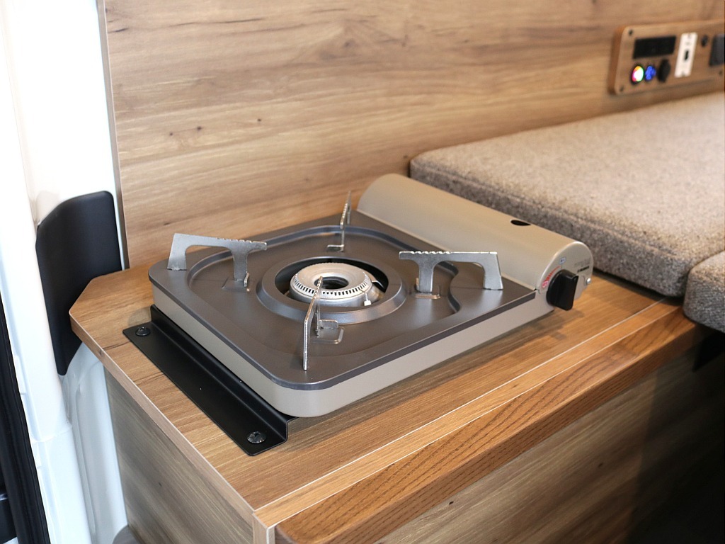 カセットコンロ搭載！