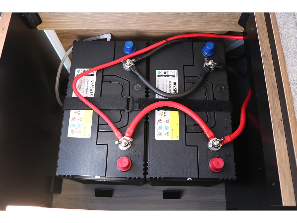 サブバッテリー2つ付き！