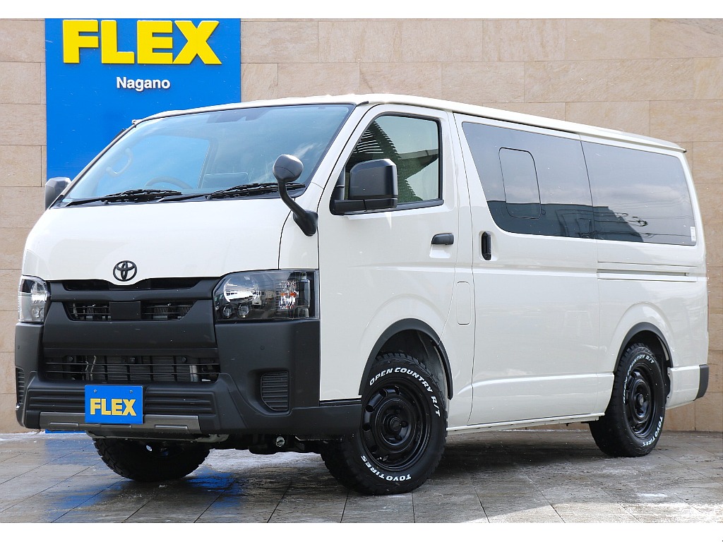 ハイエース長野店までお問合せお待ちしております！ 新車DXディーゼルターボ4WD！キャンピングカーWood Village！