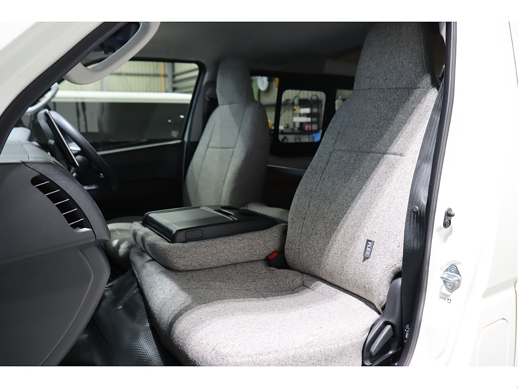 トヨタ ハイエースバン(35枚目)