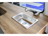 専用シンクでキャンプやアウトドアにピッタリ！