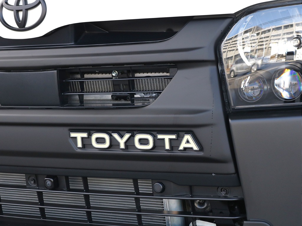 TOYOTAエンブレム