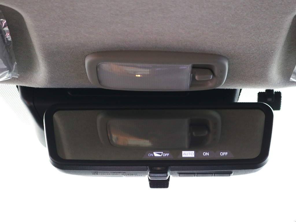 デジタルインナーミラー※モニターと鏡面で切り替え可能