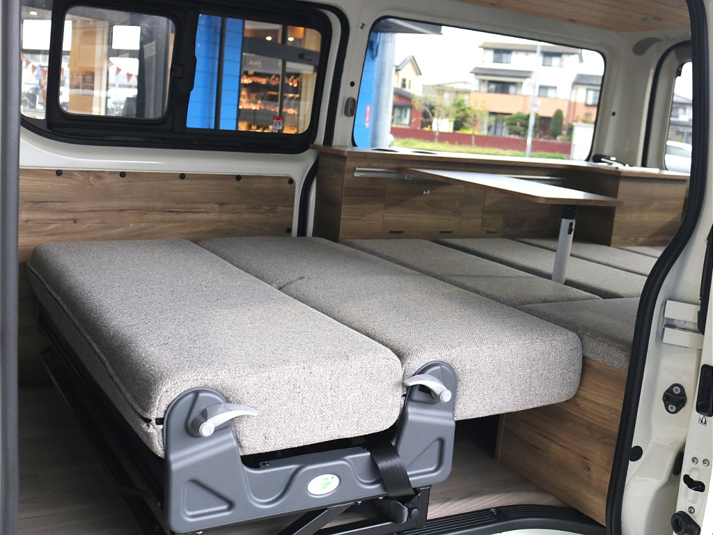 セカンドシートフラット可能