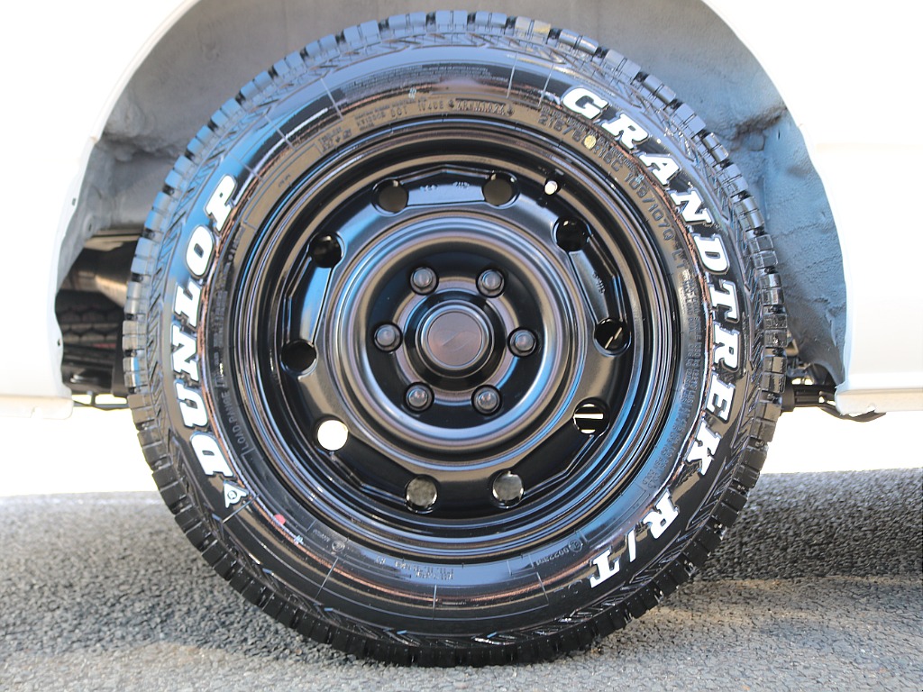 タイヤ＆ホイールはPaw16インチAWにダンロップGRANDTREKタイヤを装着しています！
