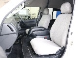 キャンピングカー専用のシートカバーが装着されております☆☆