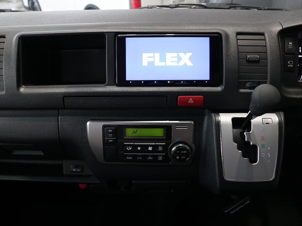 内外装、足回り、ナビと欲しい装備をパッケージングでコンプリートカスタム★もちろん追加カスタムもお任せください！どんなカスタムもお任せください！