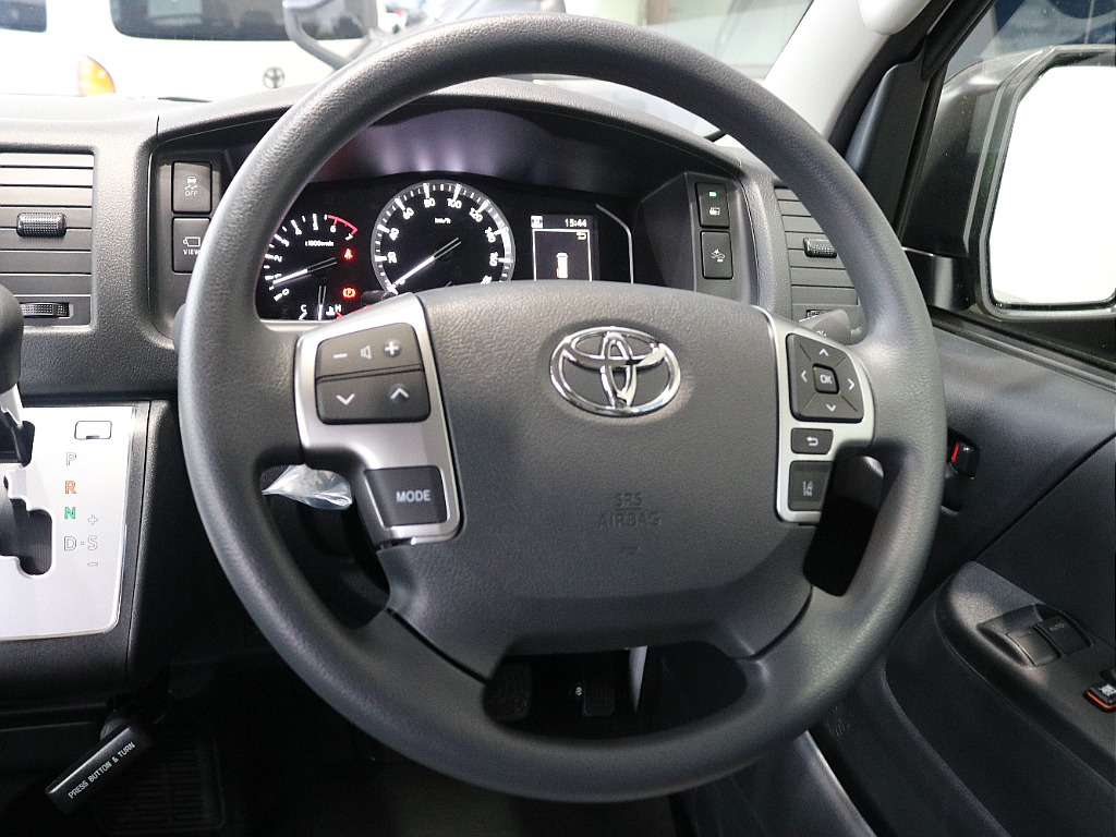 内外装、足回り、ナビと欲しい装備をパッケージングでコンプリートカスタム★もちろん追加カスタムもお任せください！どんなカスタムもお任せください！