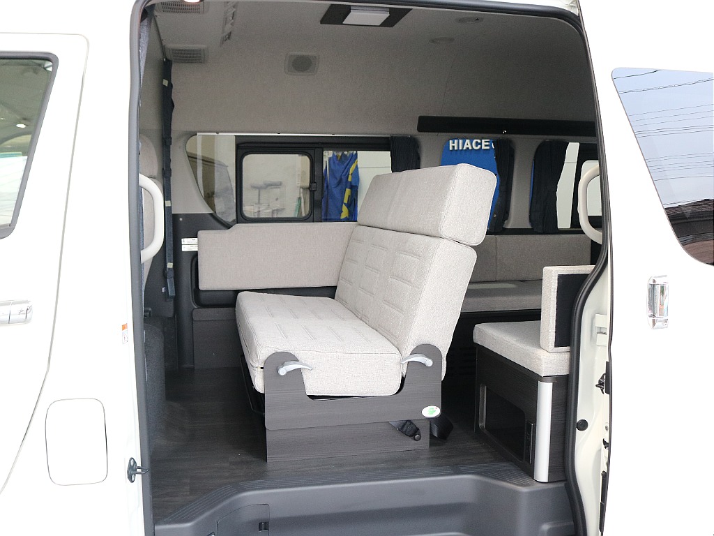 内外装、足回り、ナビと欲しい装備をパッケージングでコンプリートカスタム★もちろん追加カスタムもお任せください！どんなカスタムもお任せください！