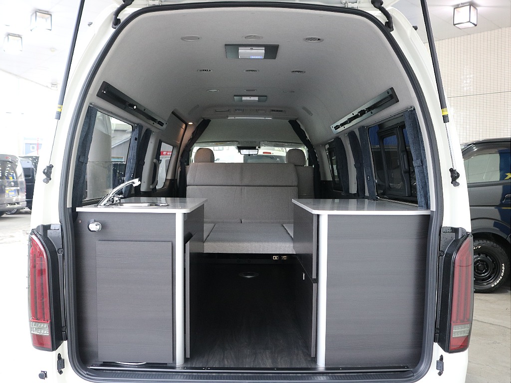 トヨタ ハイエースコミューター(40枚目)