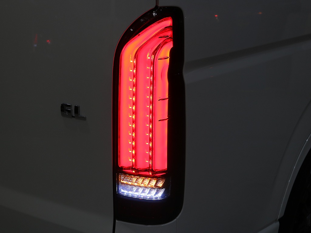 トヨタ ハイエースコミューター(59枚目)