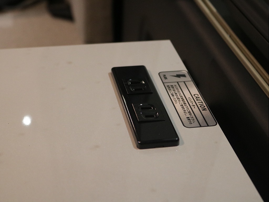 USBソケットやコンセントなども付いております♪