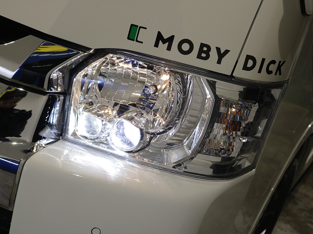 LEDヘッドライトにフォグランプも付いてますので、夜間も安心ですね♪