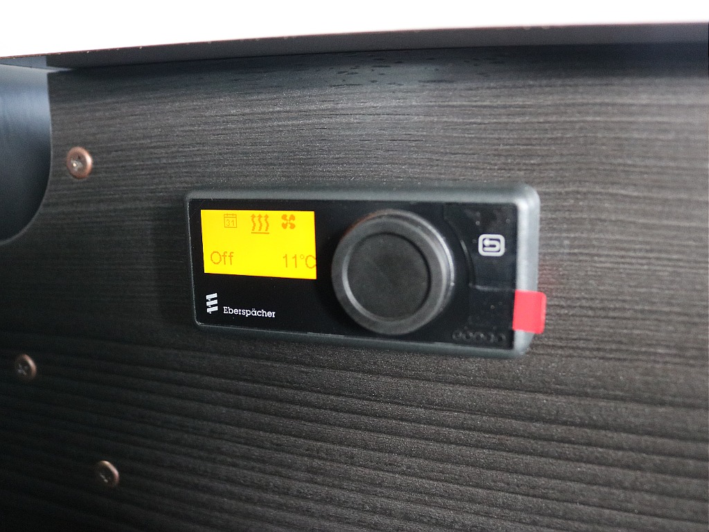 FFヒーター装着済みで冬の車中泊も快適です☆☆