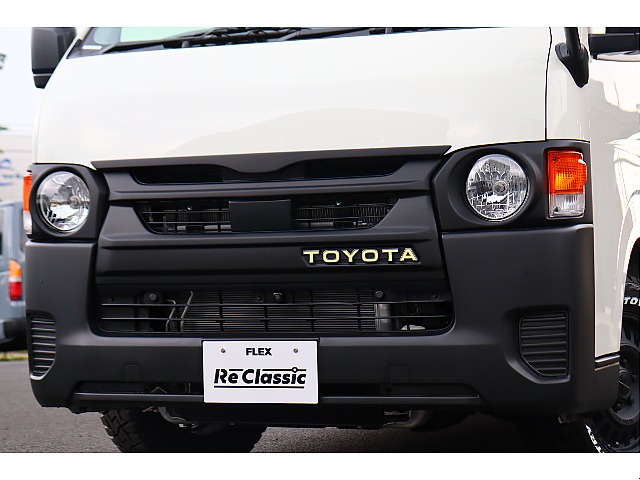 レトロ感溢れるReClassic丸目フェイス！フロントグリルのTOYOTAロゴがアクセントです♪
