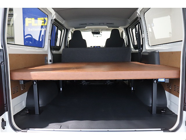 荷室にはクラシックブラウンベットキットを装着済み！