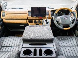 WoodRimならではのオシャレな運転席周りになってます！