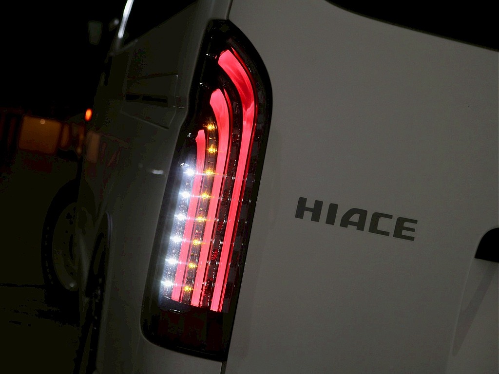 常時７０台以上のハイエース在庫数、フレックス株式会社ハイエース千葉北店！