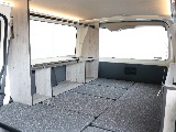 車中泊が可能な内装架装になっております♪♪