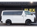 換気に便利な両側スライド小窓付き♪