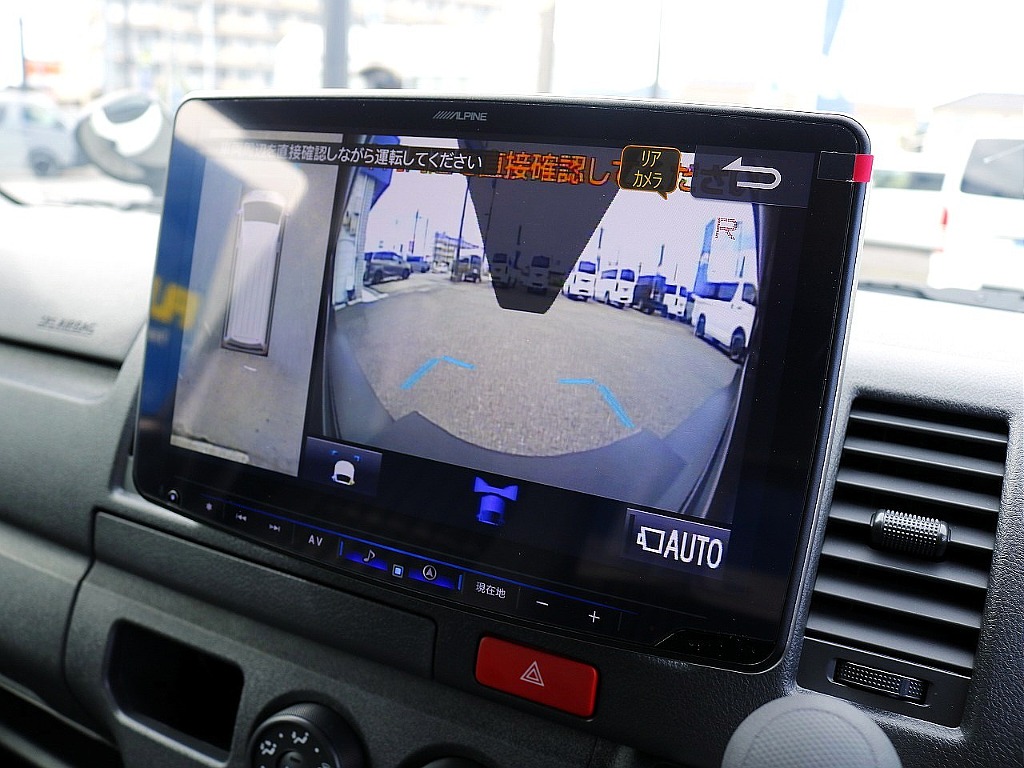 バックカメラ＆パノラミックビューモニター搭載で駐車も楽々です♪