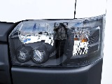 インナーブラック塗装されたヘッドライト☆ LEDのままなので夜間の運転も楽々です♪