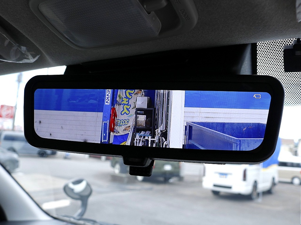 メーカーオプション　デジタルインナーミラー☆ リアにフィルムを張っても視界良好です♪