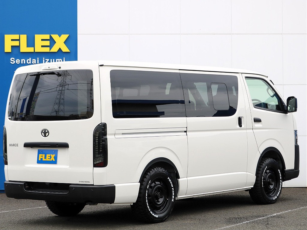 ランドクルーザーやハイエースなどを常時40台以上展示！お客様のニーズにあった最適なお車をご提案させていただきます。ご来店の際はお気軽にお問合わせください！