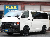 【新車】8型ガソリン2WD！WoodRim4ナンバー内装架装！専用家具付きベット！BIG-X11インチナビ【全国ご納車可能】