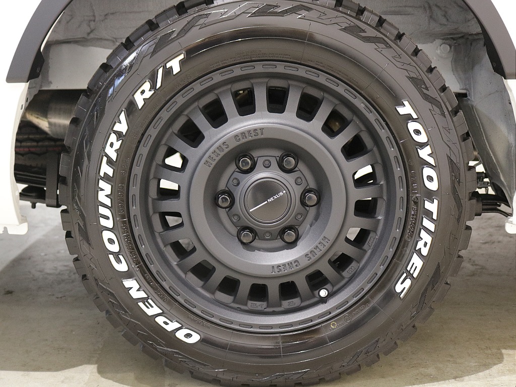 ネクストクレスト　NC‐１　１6インチアルミホイール・オープンカントリーＲＴ組み合わせかっこいいですね♪