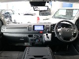 フロントシートは3人掛けになります！！