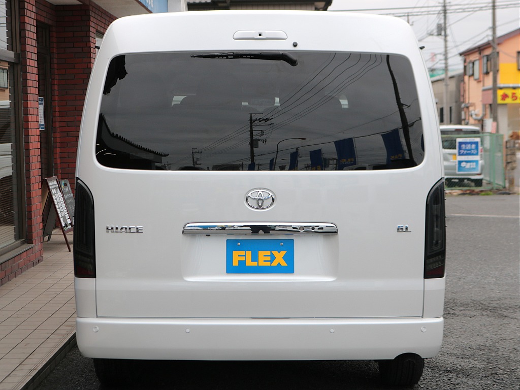 ボディガラスコーティング+窓撥水施工やスモークフィルムなど細かなオプションにもお応えいたします☆