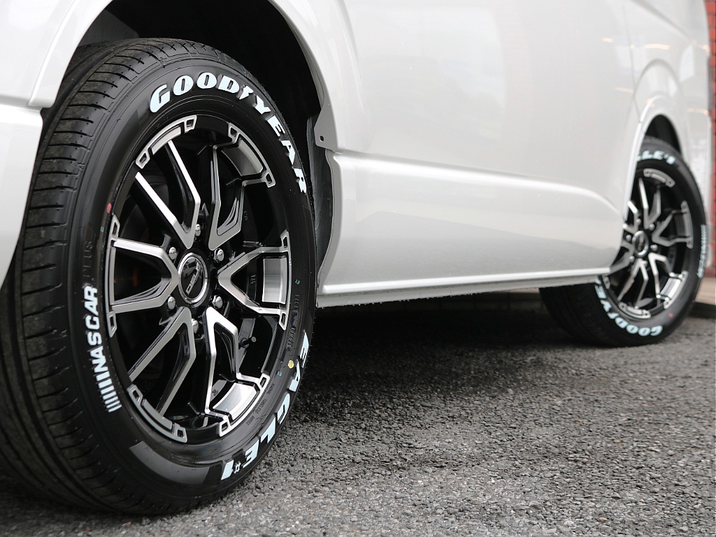 Delf06 17インチアルミホイール×ナスカーホワイトレタータイヤ☆