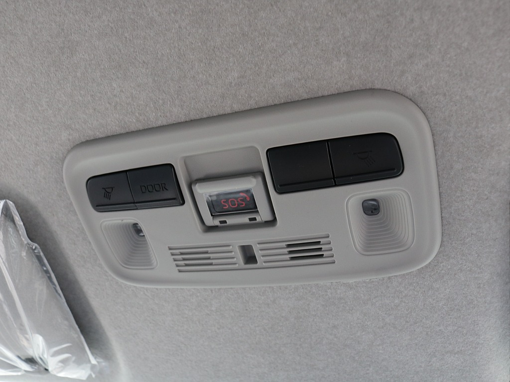 新車ワゴンＧＬファミリーに好評のファミリアシートアレンジ施工車両入庫！オリジナルフロントバンパーオリジナルオーバーフェンダーオリジナルＬＥＤテールオリジナル１６インチアルミグラントレック１６インチ装備