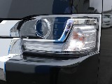 Bi-beam LEDヘッドランプ ロービーム・ハイビーム一体型の高輝度LED 夜間走行時の視認性・対向車などからの被視認性もアップ ?
