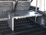 専用テーブル脚折りたためばベッド上でも使用可能