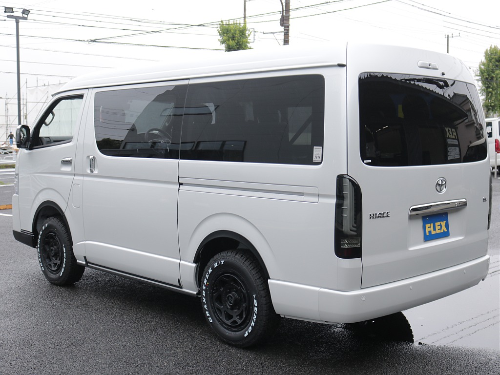 新車ワゴンＧＬ２７００ガソリン４ＷＤファミリーに好評のＶｅｒ１シートアレンジ施工済み！８インチディスプレイ純正フリップダウンモニター装備！
