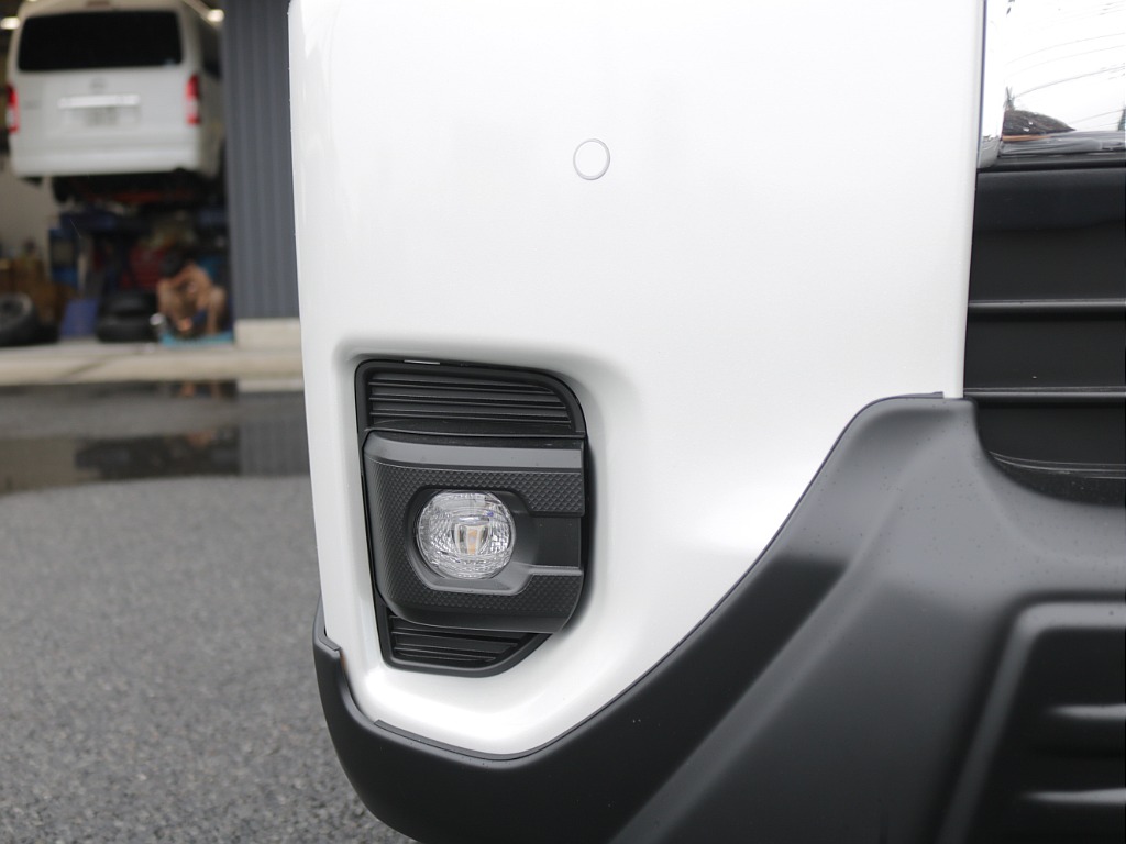 新車ワゴンＧＬ２７００ガソリン４ＷＤファミリーに好評のＶｅｒ１シートアレンジ施工済み！８インチディスプレイ純正フリップダウンモニター装備！