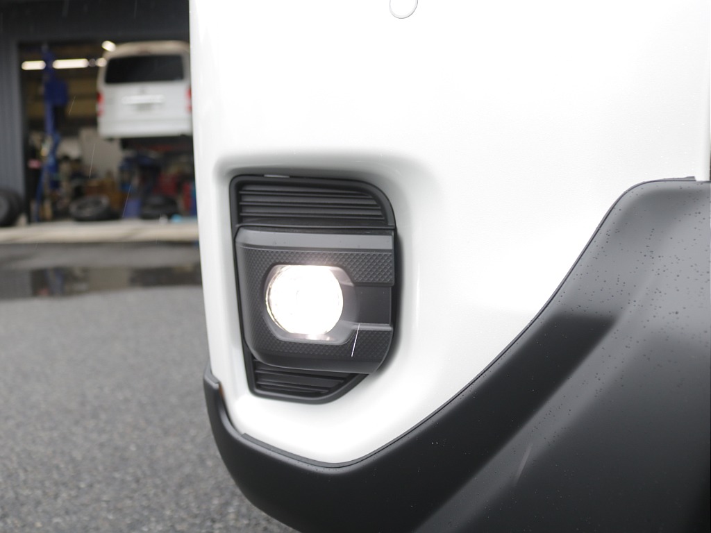 新車ワゴンＧＬ２７００ガソリン４ＷＤファミリーに好評のＶｅｒ１シートアレンジ施工済み！８インチディスプレイ純正フリップダウンモニター装備！