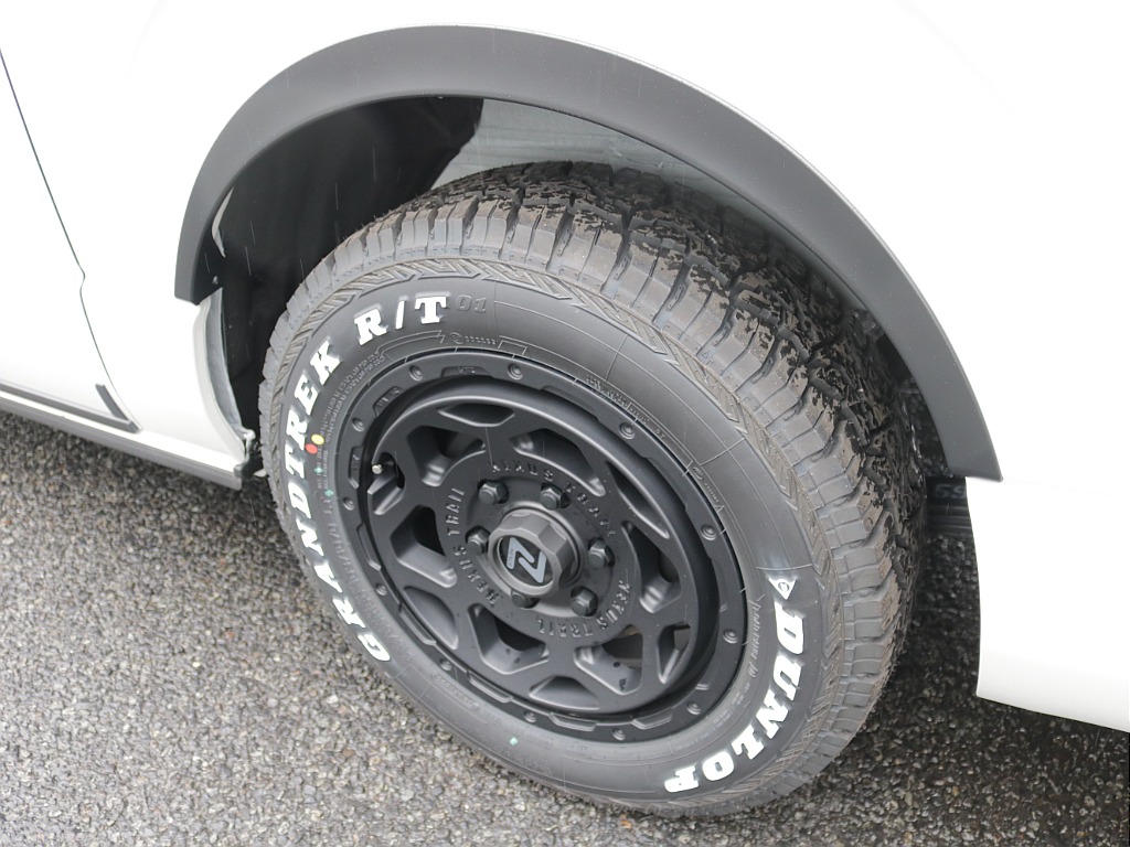 新車ワゴンＧＬ２７００ガソリン４ＷＤファミリーに好評のＶｅｒ１シートアレンジ施工済み！８インチディスプレイ純正フリップダウンモニター装備！